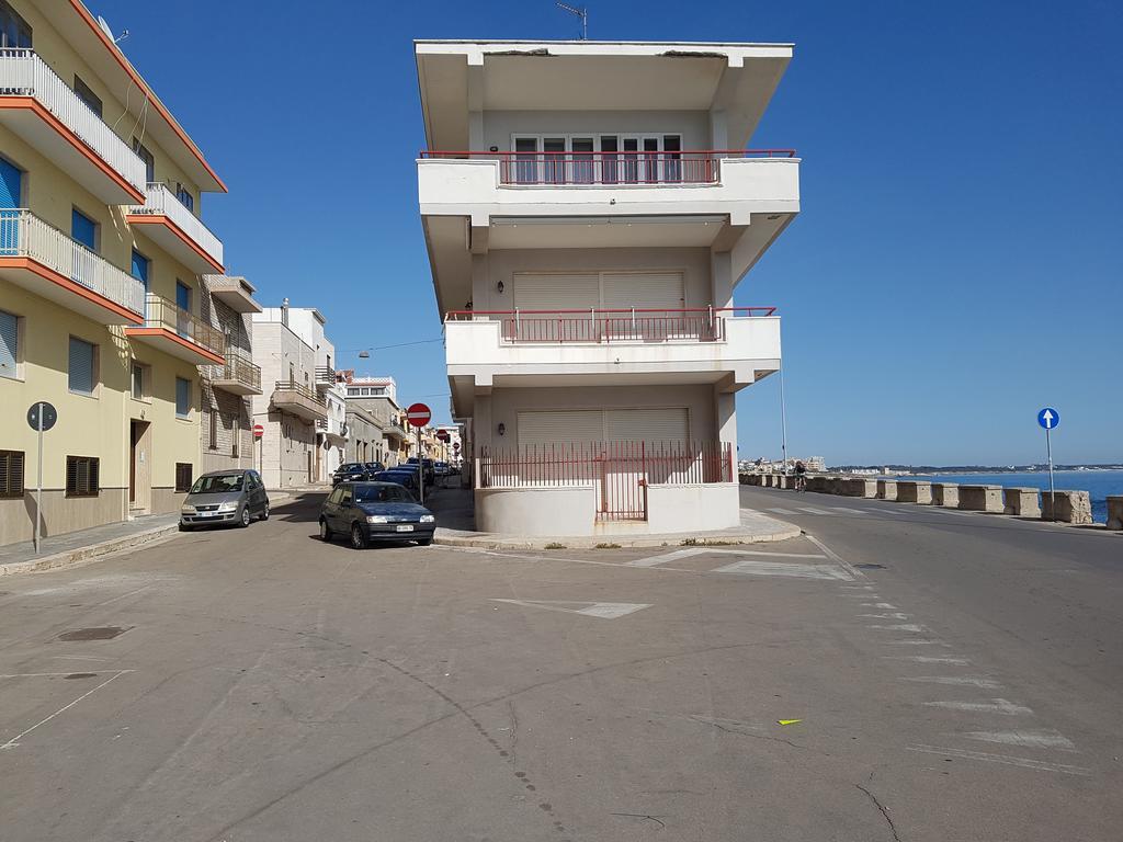 B&B Le Onde Del Mare Gallipoli Bagian luar foto